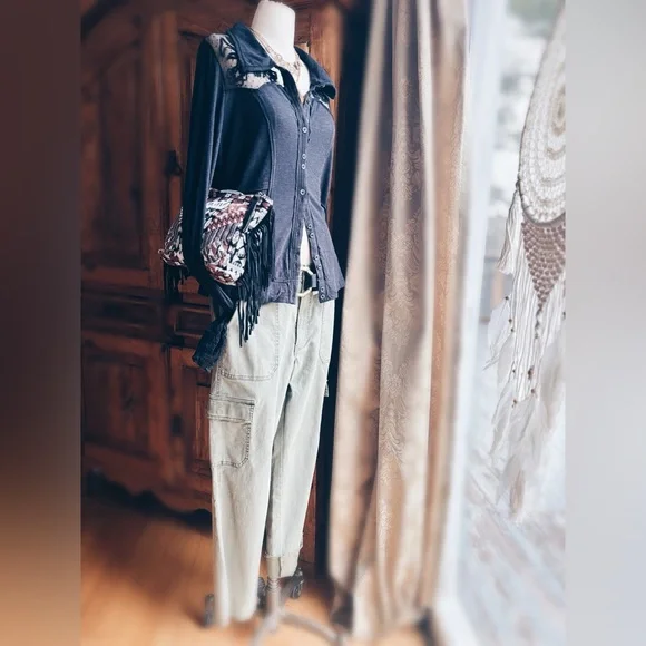 NWT Free People Rosebud Cuff Lace Top - Black - Size XL - Picture 9 of 16